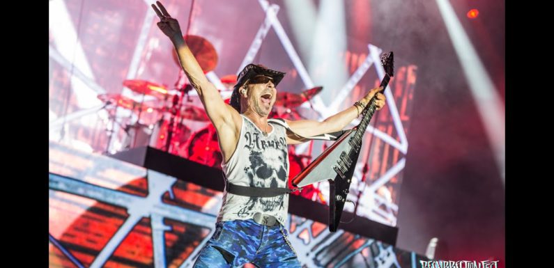 Scorpions выпустили live video «Rock You Like A Hurricane»